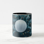 Blauwe kerstboom en kerstballen tweekleurige koffiemok (Center)