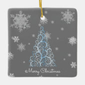 Blauwe kerstboom en sneeuwvlokken keramisch ornament (Voorkant)