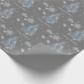 Blauwe kerstboom en sneeuwvlokken Verpakkingspapie Cadeaupapier (Hoek)