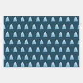 Blauwe kerstboom op zwart en blauw inpakpapier vel (Voorkant 2)