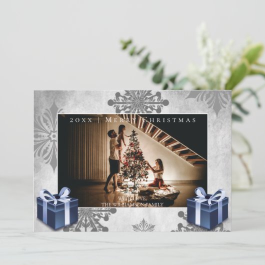 Blauwe Kerstcadeaus en sneeuwvlokken Fotokaart Feestdagenkaart (Staand voorkant)