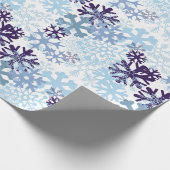 Blauwe Kerstsneeuwvlokken Indigo Sneeuwwitje Cadeaupapier (Hoek)