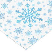 blauwe kerstsnowflakes op winterwit korte tafelloper (Hoek)