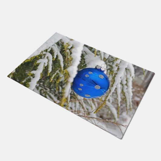 Blauwe kerstversiering in Snowy Pine Deurmat (Schuin)