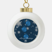 Blauwe kerstversiering keramische bal ornament (Voorkant)