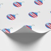 Blauwe kerstversiering met de vlag van Puerto Rico Cadeaupapier (Hoek)