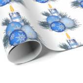 Blauwe kerstversieringen en kaarsen cadeaupapier (Rol Hoek)
