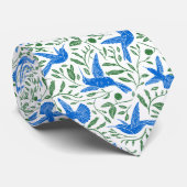 Blauwe koeienvogels met groene bloemen en bladeren stropdas (Opgerold)