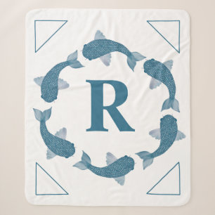 Blauwe Koi-vis rond een monogram initiaal Sherpa Deken
