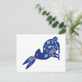 Blauwe konijn met een bloem briefkaart (Staand voorkant)