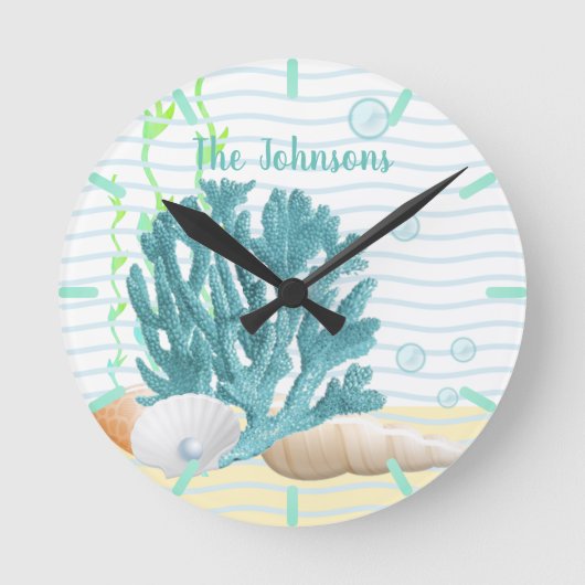 Blauwe koraal, zeeschelpen en blauwe parels ronde klok (Voorkant)