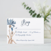 Blauwe kornbloemen en Wheat Field Wedding RSVP Kaartje (Staand voorkant)