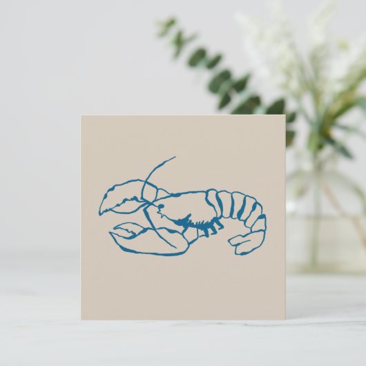 Blauwe kreeft lijn tekening op zandstrand tan kleu kaart (Staand voorkant)