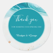 blauwe kustvibe bruiloft ronde sticker (Voorkant)