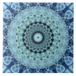 Blauwe kwal mandala geïnspireerd door de symmetrie tegeltje