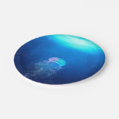 Blauwe kwal zwemt in mythe oceaan papieren bordje (Gekanteld)