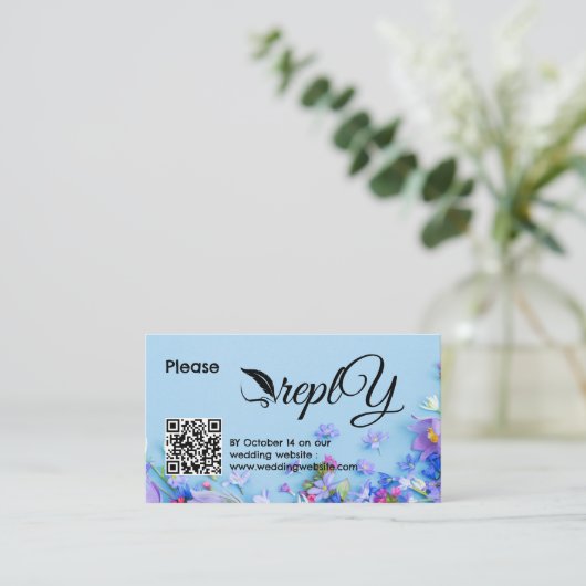 Blauwe lente bruiloft RSVP | Minimalist QR-code Informatiekaartje (Staand voorkant)