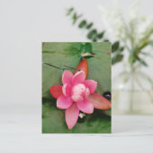 Blauwe libellen op een roze lotusbloem briefkaart (Staand voorkant)