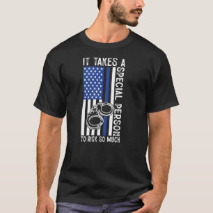 Blauwe lijn een speciale persoon die zo veel polit t-shirt