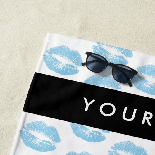 Blauwe lippen, kus, lippenstift, Jouw naam, person Strandlaken (In situ)