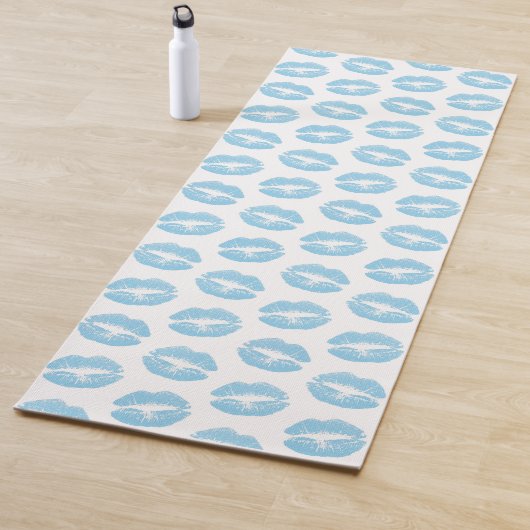 Blauwe lippen, patroon van lippen, blauwe lippenst yogamat (In situ)