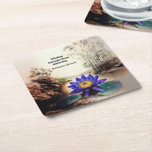 Blauwe Lotus komt uit modderige wateren (Vietnamee Kartonnen Onderzetters (Schuin)