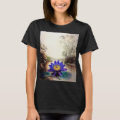 Blauwe Lotus komt uit modderige wateren (Vietnamee T-shirt (Voorkant)