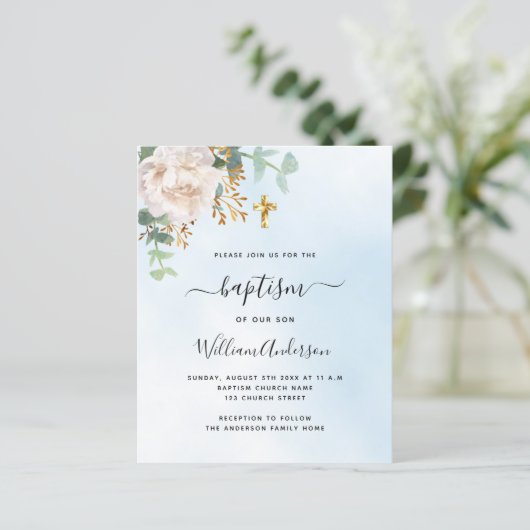 Blauwe lucht bloemeneucalyptus jongen doop uitnodi (Staand voorkant)