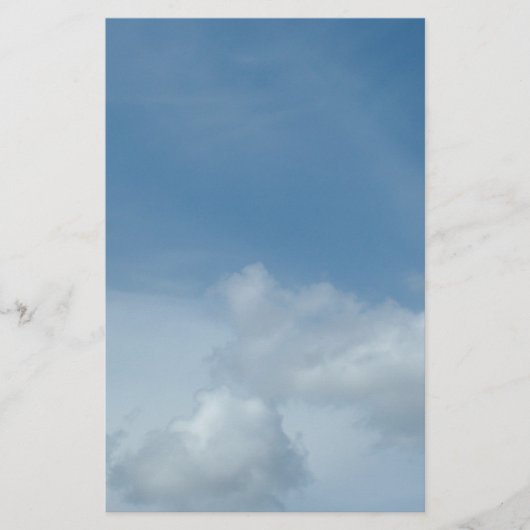 blauwe lucht en witte wolken briefpapier (Voorkant)