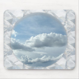 Blauwe lucht en witte wolken in beeld muismat