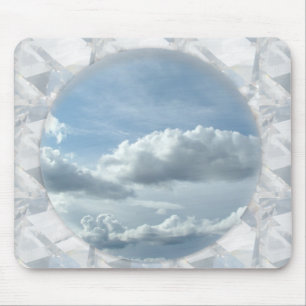 Blauwe lucht en witte wolken in beeld muismat