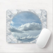 Blauwe lucht en witte wolken in lijst muismat (Met muis)