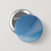 Blauwe lucht en witte wolken ronde button 5,7 cm (Voorkant /achterkant)