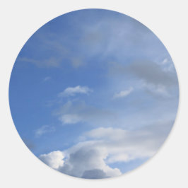 Blauwe lucht en wolken ronde sticker