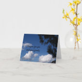 Blauwe lucht op een condoleancekaart kaart (Gele Bloem)