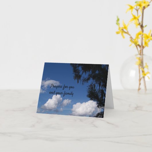 Blauwe lucht op een condoleancekaart kaart (Gele Bloem)