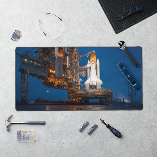 Blauwe lucht voor de lancering van Spaceshuttle At Bureaumat (Werkstation)