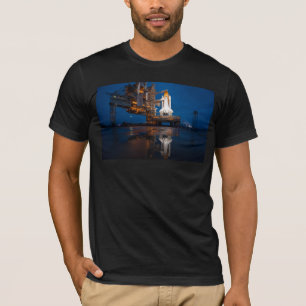 Blauwe lucht voor lancering Space Shuttle Atlantis T-shirt