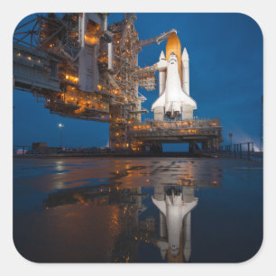 Blauwe lucht voor lancering van Spaceshuttle Atlan Vierkante Sticker