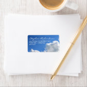 Blauwe lucht Witte wolken adresetiketten Etiket (Insitu)