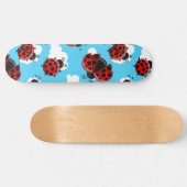Blauwe Lucht Witte Wolken Rode Lieveheersbeestje K Persoonlijk Skateboard (Horizontaal)