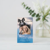 Blauwe lucht zwarte boog foto begrafenis gebedskaa visitekaartje (Staand voorkant)