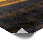 Blauwe luchten en wolken boven een weide poster (Hoek)