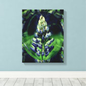Blauwe Lupine Abstracte Bloemenkunst Canvas Afdruk (Insitu (Houten vloer))