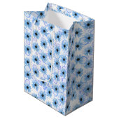 Blauwe Madeliefjes En Bellen Medium Cadeauzakje (Voorkant Gekanteld)