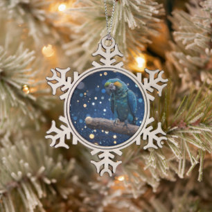 Blauwe Majesteit: de blauwe ara op dromerige blauw Tin Sneeuwvlok Ornament
