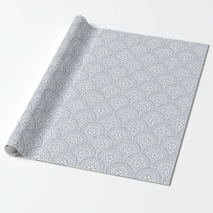 Blauwe mandala golven patroon op witte achtergrond cadeaupapier