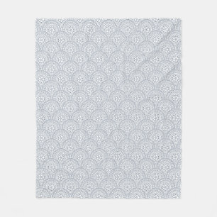 Blauwe mandala golven patroon op witte achtergrond fleece deken