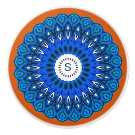 Blauwe Mandala op donkere perzik met Initialen lad Keramische Knop
