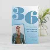 Blauwe Mannen Fotogradiënt 36e verjaardagsuitnodig Kaart (Staand voorkant)